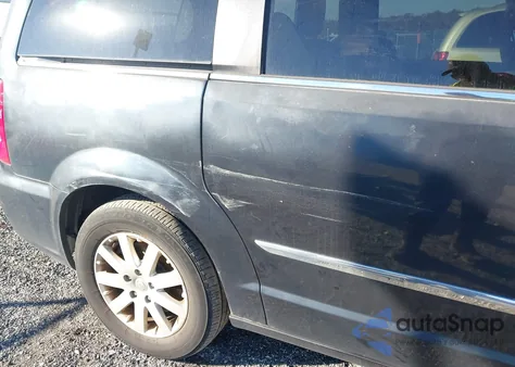 2014 Chrysler Town & Country Touring from USA, damaged, VIN 2C4RC1BG3ER325530